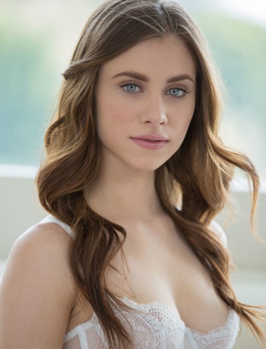 anya-olsen_1040x1368